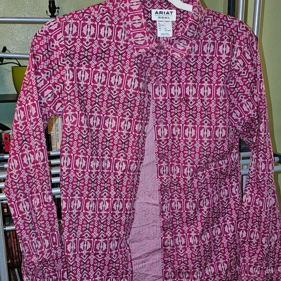 Women's Ariat Real button down Size S Pink Aztec pattern - Picture 1 of 3